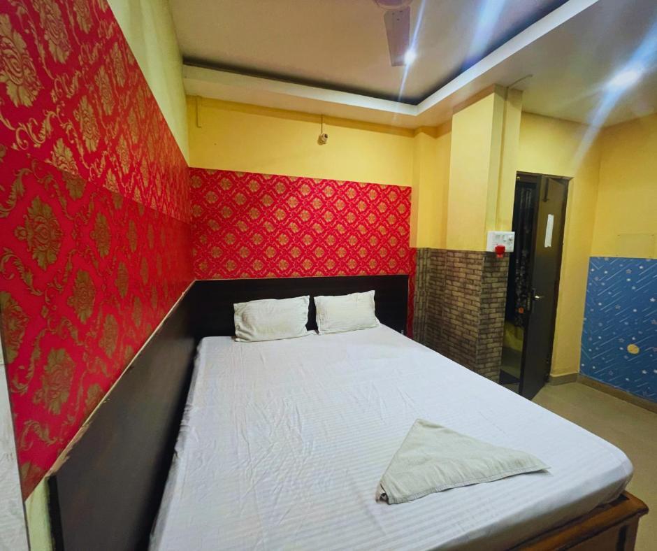 H K Residency Near Kalakshetra Hotel กูวาฮาติ ภายนอก รูปภาพ