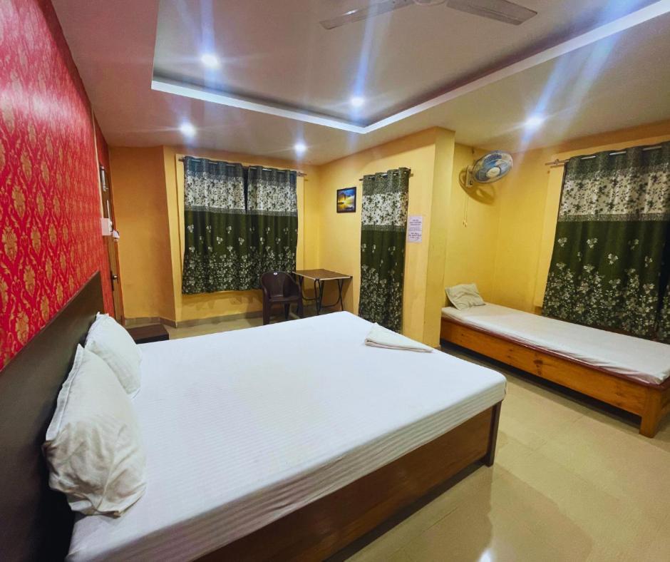H K Residency Near Kalakshetra Hotel กูวาฮาติ ภายนอก รูปภาพ