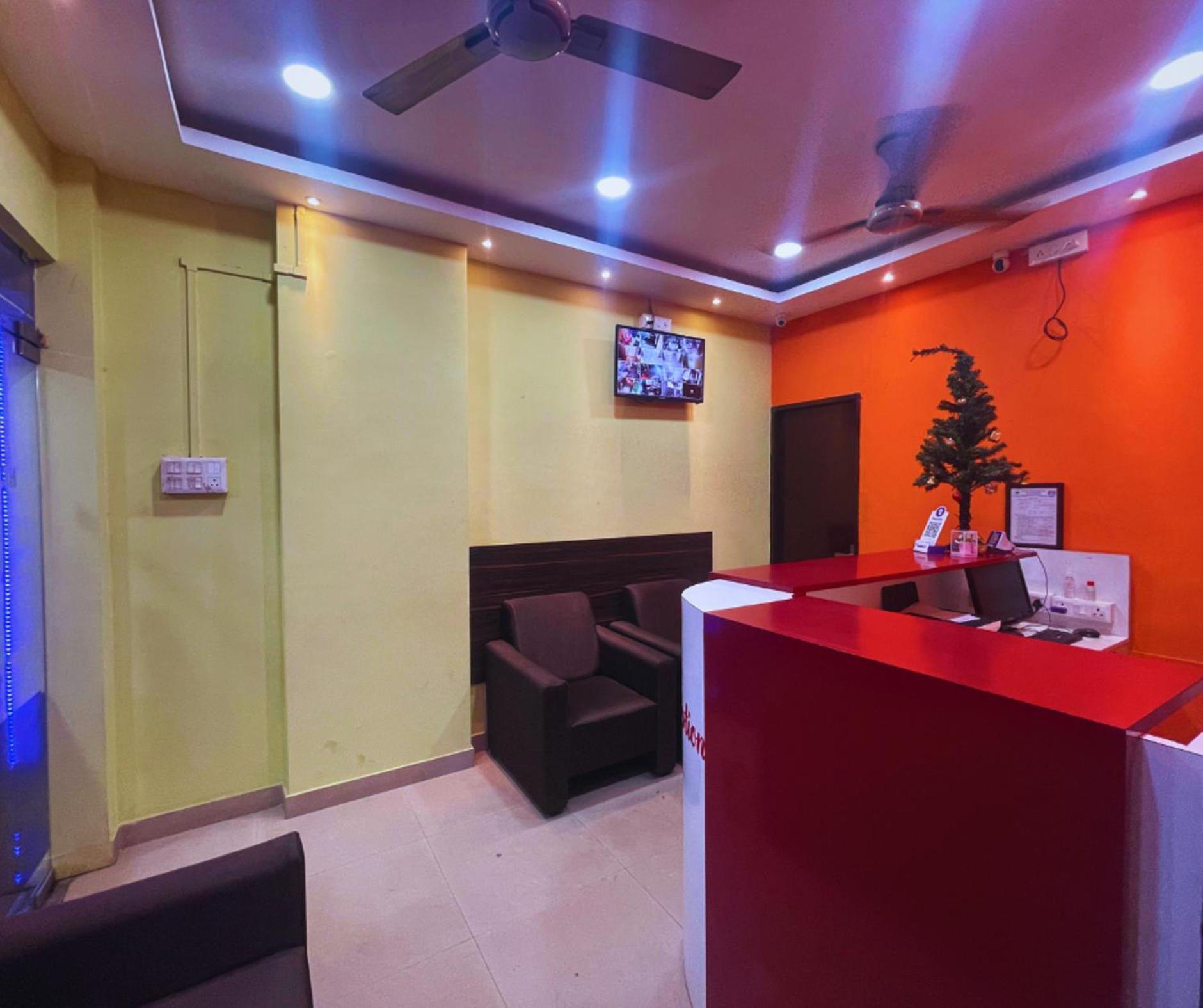 H K Residency Near Kalakshetra Hotel กูวาฮาติ ภายนอก รูปภาพ